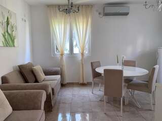 Апартаменты Apartments Jelena Херцег-Нови Апартаменты с видом на море-3